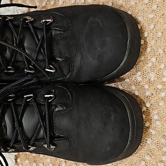 Timberland Boots - Picture 4 of 16